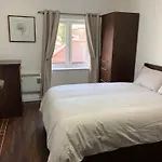 Cambridge Square Exec 3bed Apartment